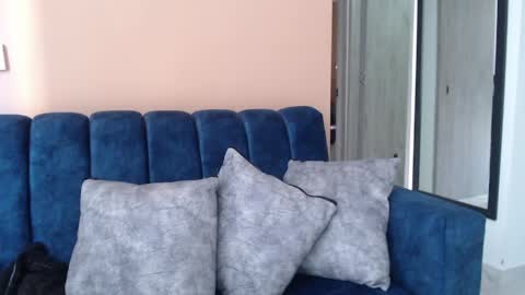 Snapshot of divineisis chatting on May 2026 12:00:01 PM Hera online show from May 2026 12:00:01 PM