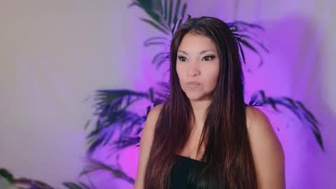 Snapshot of divinelynn chatting on May 2026 12:45:02 PM DivineLynn online show from May 2026 12:45:02 PM