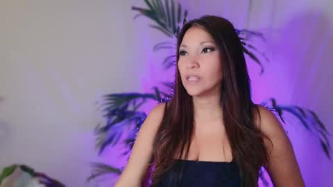 Snapshot of divinelynn chatting on May 2026 01:06:01 PM DivineLynn online show from May 2026 01:06:01 PM