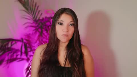 Snapshot of divinelynn chatting on May 2026 12:44:01 PM DivineLynn online show from May 2026 12:44:01 PM