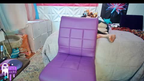 Snapshot of divynejade chatting on December 2024 05:10:01 PM Jade Divyne online show from December 2024 05:10:01 PM