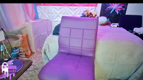 Snapshot of divynejade chatting on December 2024 08:15:01 PM Jade Divyne online show from December 2024 08:15:01 PM