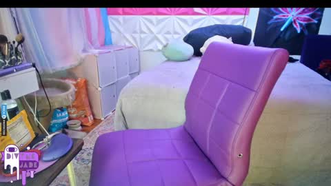 Snapshot of divynejade chatting on December 2024 02:38:02 PM Jade Divyne online show from December 2024 02:38:02 PM