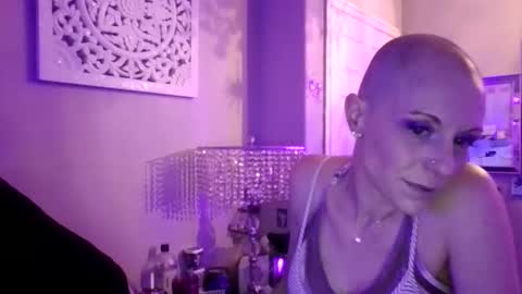 dixieglam online show from November 2025 09:54:02 AM