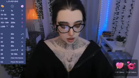 dixipixi_ online show from June 2026 06:19:02 AM