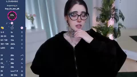 dixipixi_ online show from June 2026 09:14:01 AM
