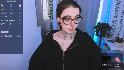 dixipixi_ online show from June 2026 05:43:01 AM