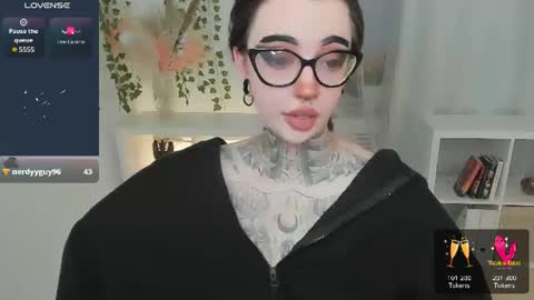 dixipixi_ online show from July 2026 05:58:01 AM