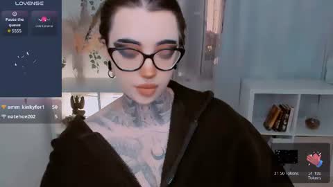 dixipixi_ online show from July 2026 05:44:02 AM