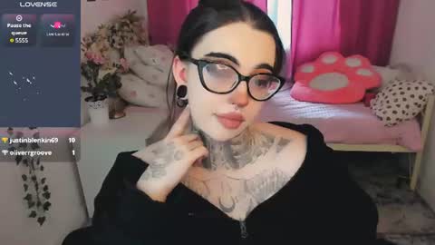 dixipixi_ online show from July 2026 06:11:02 AM