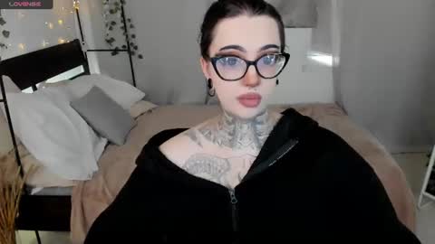 dixipixi_ online show from July 2026 10:36:01 AM