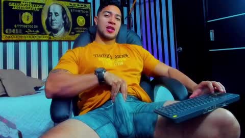 Snapshot of dixon_ray_ chatting on December 2024 01:45:01 AM Dixon online show from December 2024 01:45:01 AM