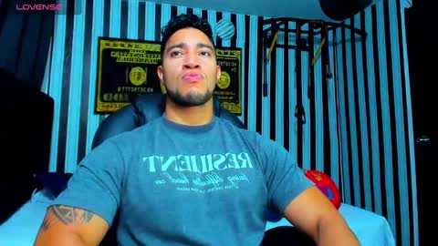 Snapshot of dixon_ray_ chatting on February 2025 11:20:01 PM Dixon online show from February 2025 11:20:01 PM