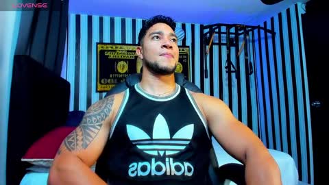 Snapshot of dixon_ray_ chatting on February 2025 12:04:02 AM Dixon online show from February 2025 12:04:02 AM