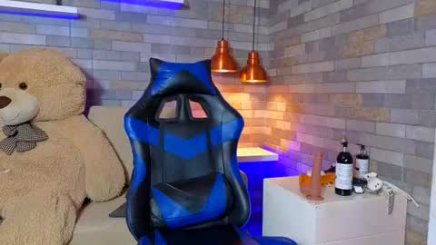 DixyPalmer online show from July 2026 07:01:02 PM