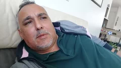 djeauzy77 online show from April 2026 09:09:01 AM