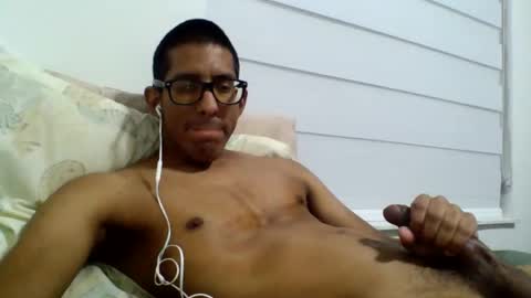 Snapshot of djmiami305 chatting on October 2025 03:42:02 AM djmiami305 online show from October 2025 03:42:02 AM