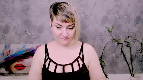 djullia online show from May 2026 05:05:02 AM