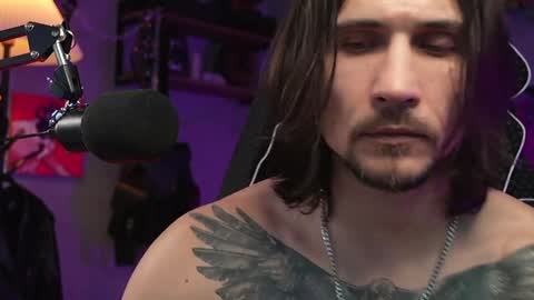 Snapshot of dl_raven chatting on February 2025 11:10:02 AM Silverhand online show from February 2025 11:10:02 AM