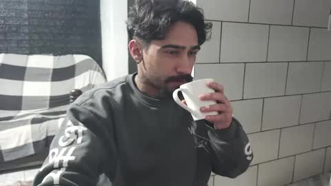 Snapshot of dmacedo96 chatting on October 2025 04:13:01 AM AmigodotadoZL online show from October 2025 04:13:01 AM