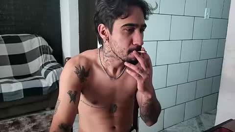 Snapshot of dmacedo96 chatting on November 2025 01:43:01 PM AmigodotadoZL online show from November 2025 01:43:01 PM