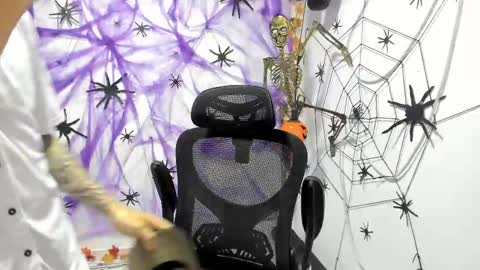 Snapshot of dmitrisanders1 chatting on October 2025 10:49:02 PM Maybe in pvt online show from October 2025 10:49:02 PM