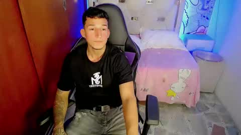 Snapshot of dmitryy_ chatting on February 2026 06:17:01 PM DMITRY online show from February 2026 06:17:01 PM