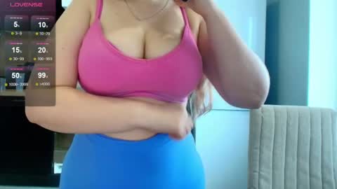 Snapshot of do_u_want_alice chatting on April 2026 08:53:01 AM Alice online show from April 2026 08:53:01 AM