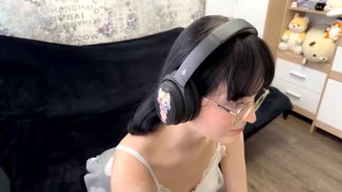 Annie PVT IS OPEN online show from September 2025 12:05:01 PM