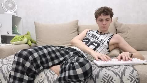 Snapshot of doedeeer chatting on December 2024 04:07:02 AM Alex online show from December 2024 04:07:02 AM