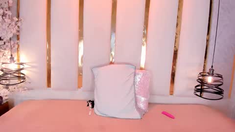 Snapshot of dojameow_1 chatting on December 2025 02:35:02 PM online show from December 2025 02:35:02 PM