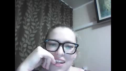 Snapshot of dolce_tempt chatting on December 2025 07:54:01 PM dolce_tempt online show from December 2025 07:54:01 PM