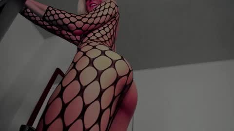 Snapshot of doll10starx chatting on February 2025 02:50:02 PM Ludika Santiago online show from February 2025 02:50:02 PM