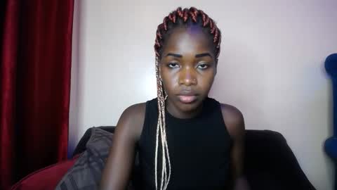 Lina online show from September 2025 06:18:02 PM