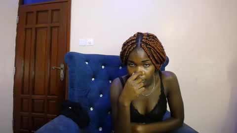 Lina online show from September 2025 07:03:01 PM