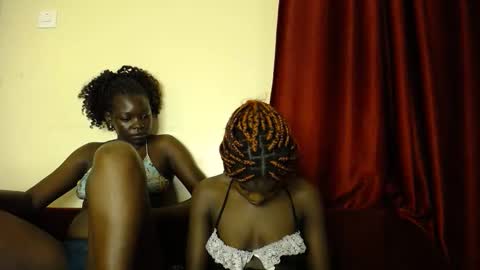 Lina online show from September 2025 06:54:01 PM