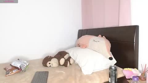 Snapshot of doll_and_sex chatting on December 2024 02:34:02 AM Auro and Santiago online show from December 2024 02:34:02 AM