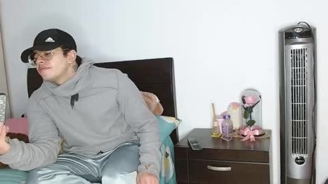 Snapshot of doll_and_sex chatting on February 2025 03:46:02 AM Auro and Santiago online show from February 2025 03:46:02 AM