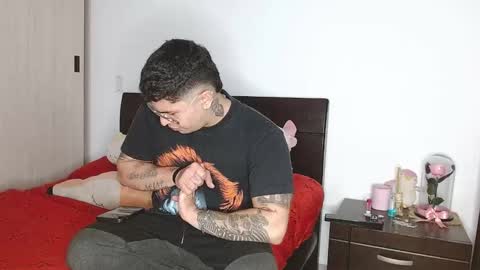 Snapshot of doll_and_sex chatting on February 2025 03:07:01 AM Auro and Santiago online show from February 2025 03:07:01 AM