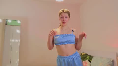 Snapshot of doll_ball chatting on March 2026 07:31:01 PM Ann online show from March 2026 07:31:01 PM