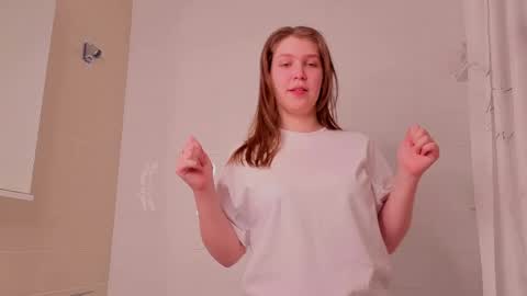 Snapshot of doll_ball chatting on April 2026 07:11:01 PM Ann online show from April 2026 07:11:01 PM