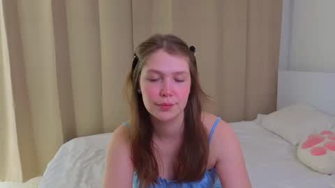 Snapshot of doll_ball chatting on April 2026 08:26:01 PM Ann online show from April 2026 08:26:01 PM