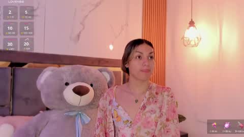 doll_isa_ online show from April 2026 08:39:01 PM