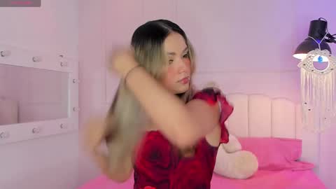 doll_isa_ online show from April 2026 08:42:02 PM