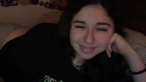 Snapshot of doll_lovely chatting on April 2026 04:22:01 AM Doll online show from April 2026 04:22:01 AM