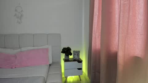 doll_oriana online show from May 2026 08:37:01 PM