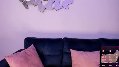 Snapshot of doll_venus chatting on September 2025 12:34:01 AM Roxana independent model can you help me reach 100 hands up uwu online show from September 2025 12:34:01 AM