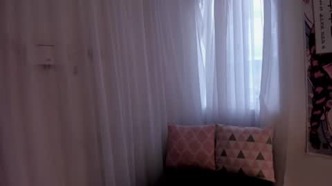 Roxana  independent model can you help me reach 100 hands up uwu online show from July 2026 10:38:02 PM
