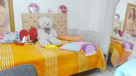 ilona online show from April 2026 05:44:02 AM