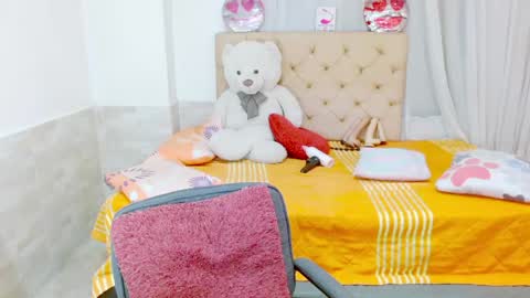 ilona online show from May 2026 05:19:01 PM